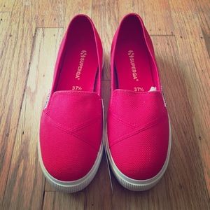 2210 Cotu Slip-On Sneaker in Red